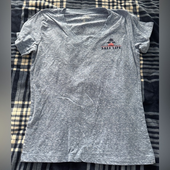 NWOT Salt Life Gray V-Neck T-Shirt Youth Large - Picture 1 of 3